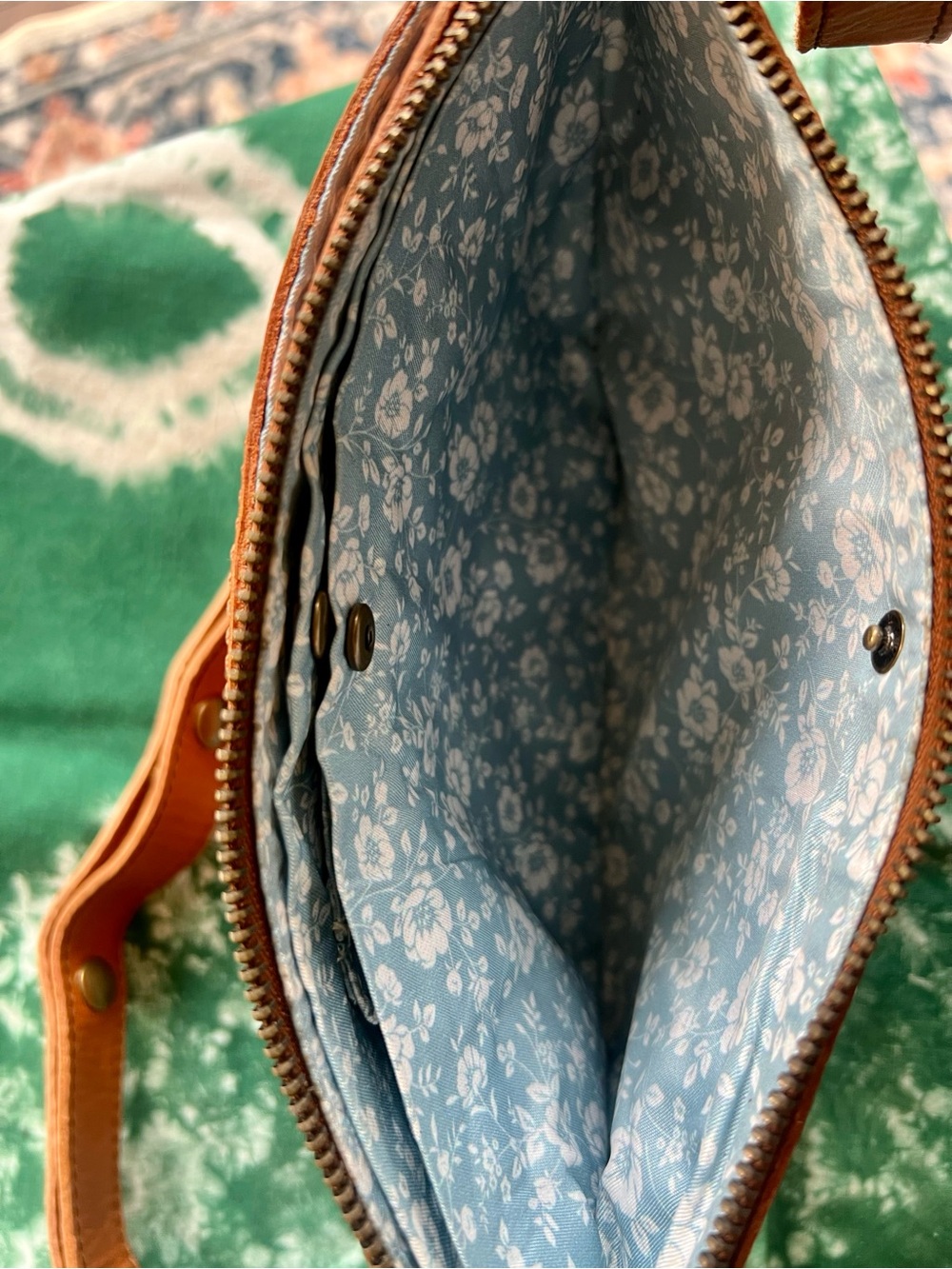 Lyons Leather Co. Vintage Honey Leather Bee Crossbody Bag - Picture 9 of 12